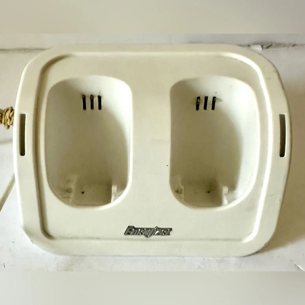 ENERGIZER 2X Charger System for Nintendo Wii Remote PL-7522 Double Charging Dock